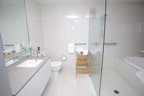 Circle Luxury Holidays - Tourism Noosa 6