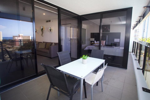 Circle Luxury Holidays - Tourism Noosa 3