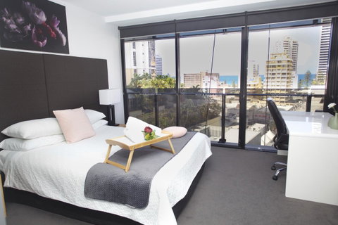 Circle Luxury Holidays - Tourism Noosa 9