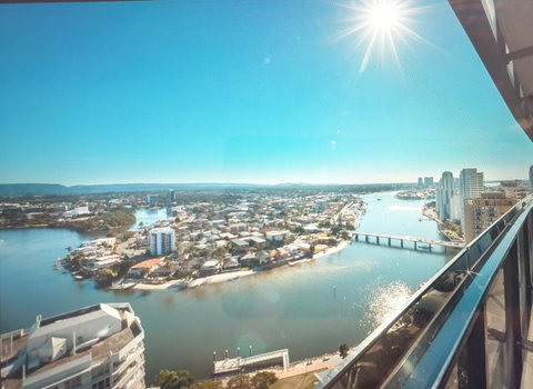 Circle Luxury Holidays - Tourism Noosa 10