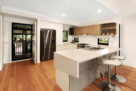 Shorelines - Tourism Noosa 14