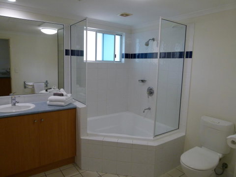Madison Ocean Breeze Apartments - Tourism Noosa 34