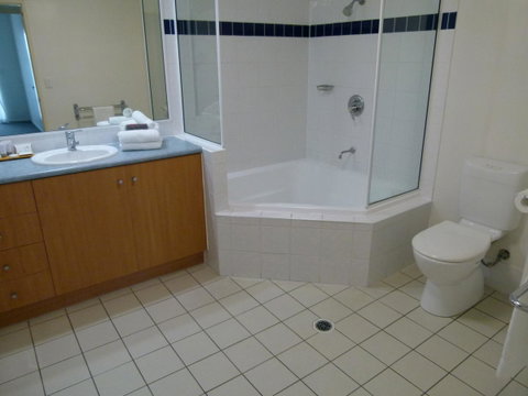 Madison Ocean Breeze Apartments - Tourism Noosa 33