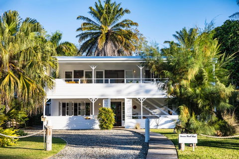 Jamaica Beach House - Tourism Noosa 0