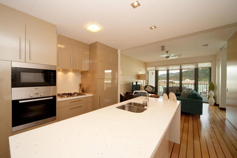 The Boathouse Apartments - Tourism Noosa 11