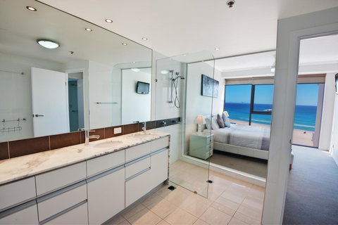 Reflections Tower Two - Tourism Noosa 23