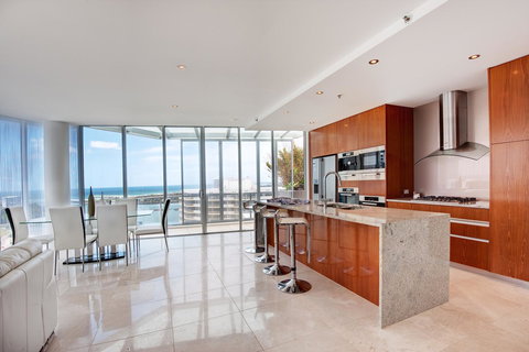 Reflections Tower Two - Tourism Noosa 27