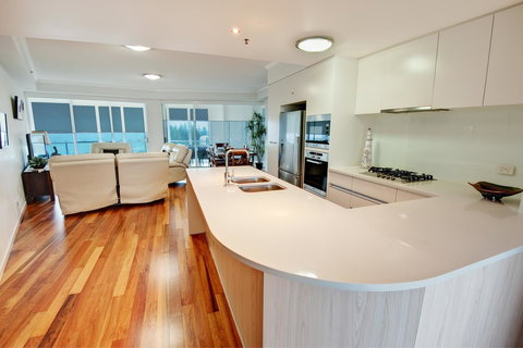 Reflections Tower Two - Tourism Noosa 22