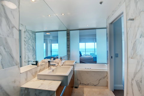 Reflections Tower Two - Tourism Noosa 1