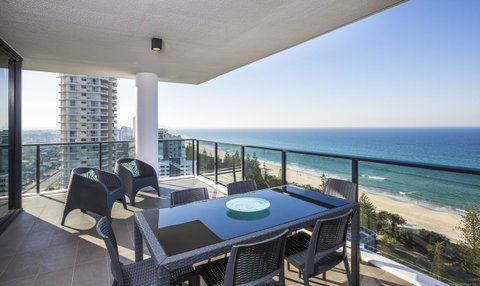 Boardwalk Burleigh Beach - Official - Tourism Noosa 12