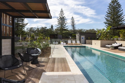 Boardwalk Burleigh Beach - Official - Tourism Noosa 15