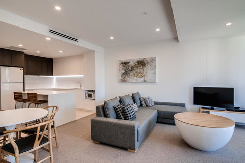 Iconic Kirra Beach Resort - Tourism Noosa 4