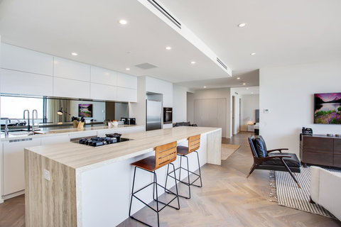 Iconic Kirra Beach Resort - Tourism Noosa 24