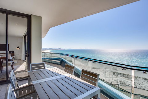 Iconic Kirra Beach Resort - Tourism Noosa 21