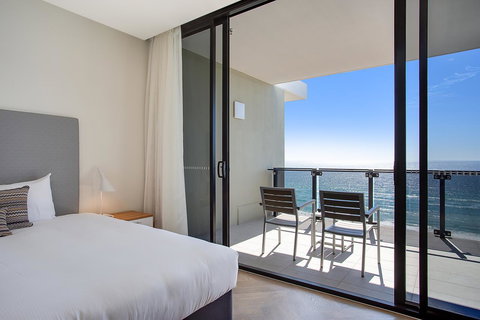 Iconic Kirra Beach Resort - Tourism Noosa 35