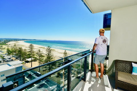 Iconic Kirra Beach Resort - Tourism Noosa 8