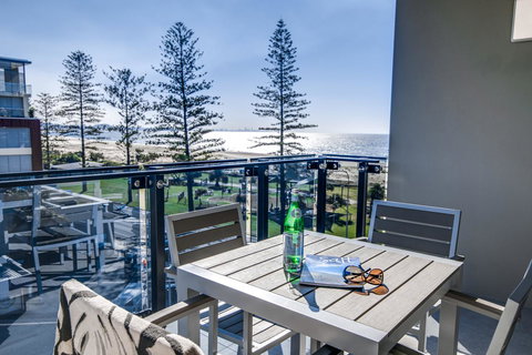 Iconic Kirra Beach Resort - Tourism Noosa 17