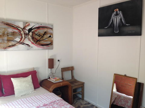 XYL Pets Friendly Seaside Boutique Guesthouse - Tourism Noosa 13