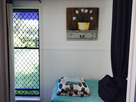 XYL Pets Friendly Seaside Boutique Guesthouse - Tourism Noosa 7