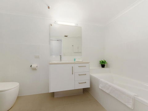 Sunbird Beach Resort Main Beach - Tourism Noosa 31