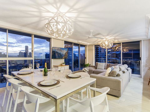 Sunbird Beach Resort Main Beach - Tourism Noosa 1