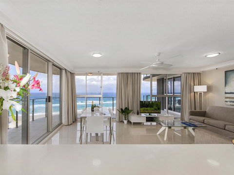 Sunbird Beach Resort Main Beach - Tourism Noosa 18