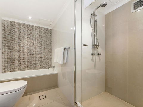 Sunbird Beach Resort Main Beach - Tourism Noosa 20