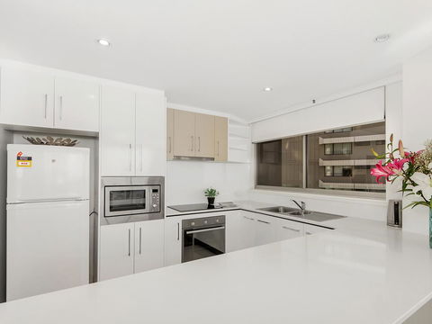 Sunbird Beach Resort Main Beach - Tourism Noosa 16