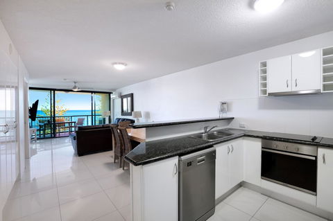 Peninsular Beachfront Resort - Tourism Noosa 21