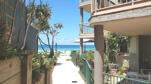 Sanctuary Beach Retreat - Tourism Noosa 0