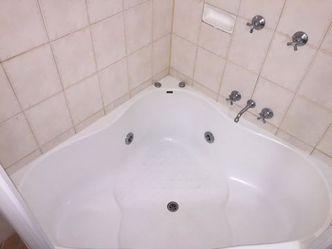 Country Gardens Motor Inn - Tourism Noosa 6