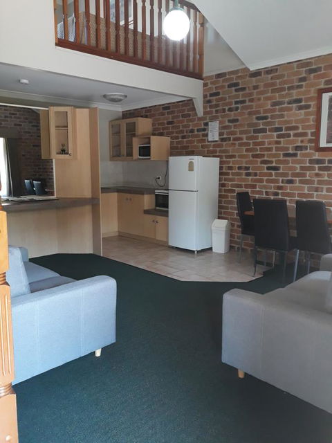 Country Gardens Motor Inn - Tourism Noosa 1