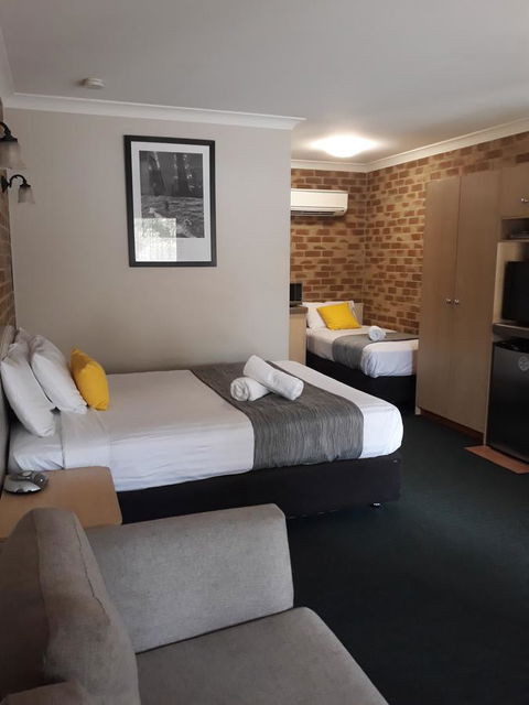 Country Gardens Motor Inn - Tourism Noosa 3