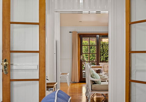 Frangipani House - Tourism Noosa 6