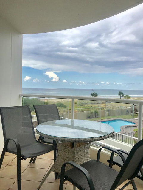 Regency On The Beach - Tourism Noosa 9