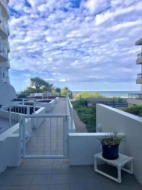 Regency On The Beach - Tourism Noosa 8