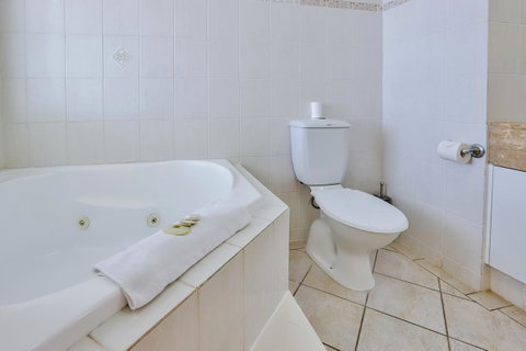 Regency On The Beach - Tourism Noosa 5