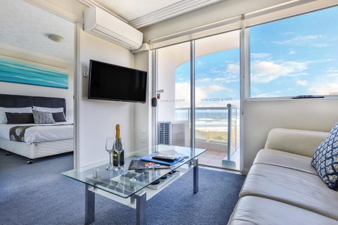 Regency On The Beach - Tourism Noosa 4