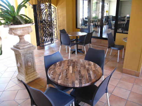Palm Royale Cairns - Tourism Noosa 12