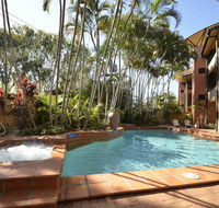 Bermuda Villas - Tourism Noosa