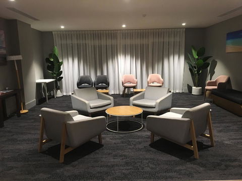 Woodroffe Hotel - Tourism Noosa 4