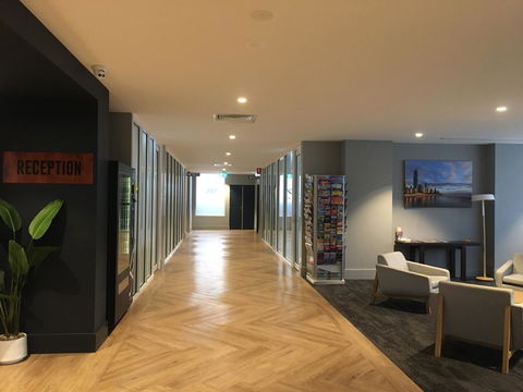 Woodroffe Hotel - Tourism Noosa 6