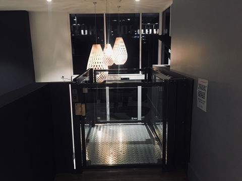 Woodroffe Hotel - Tourism Noosa 8