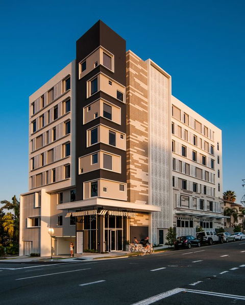 Woodroffe Hotel - Tourism Noosa 0