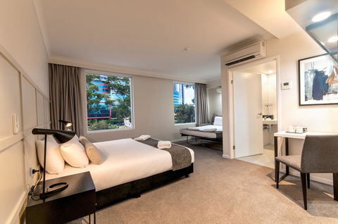 Woodroffe Hotel - Tourism Noosa 15