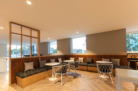 Woodroffe Hotel - Tourism Noosa 25