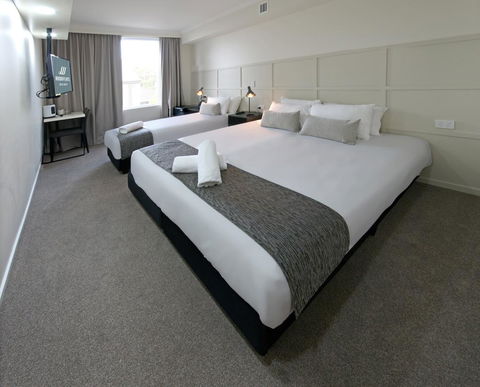 Woodroffe Hotel - Tourism Noosa 13