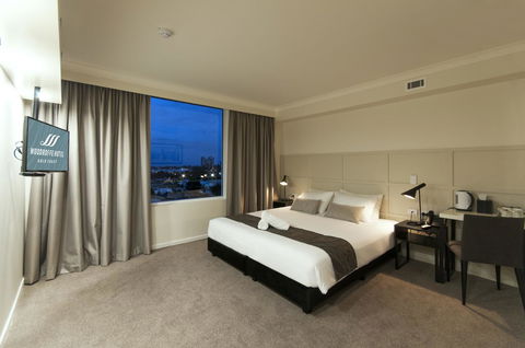 Woodroffe Hotel - Tourism Noosa 11