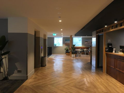 Woodroffe Hotel - Tourism Noosa 7