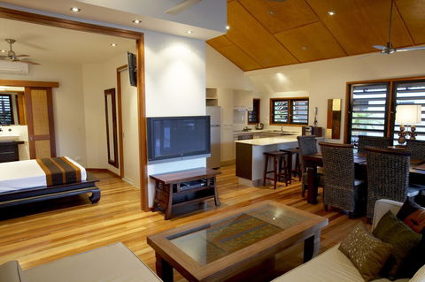 Pure Magnetic Villa 9 - Tourism Noosa 10
